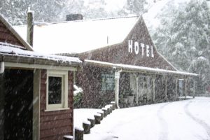 Derwent Bridge Hotel snowy day